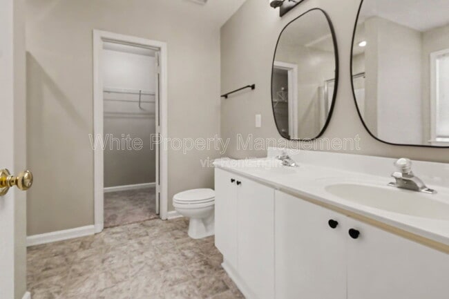 Building Photo - 13606 Red Wine Ct