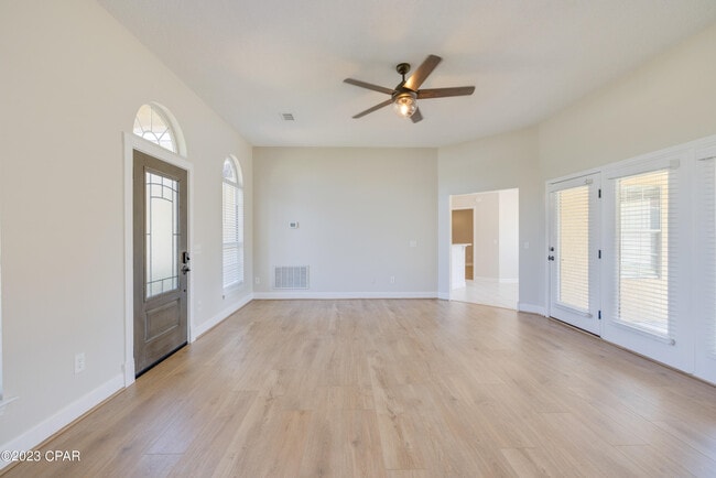 Building Photo - 108 Leeward Way