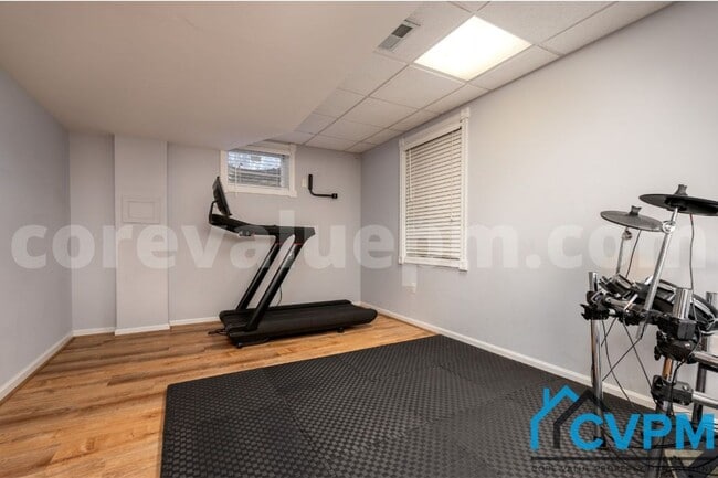 Building Photo - 1009 Howard Grove Ct