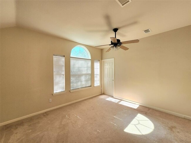 Building Photo - 16614 Stoneside Dr