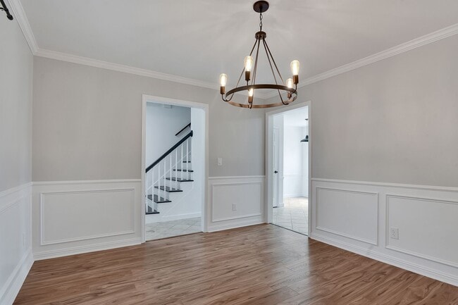 Building Photo - Gorgeous 4 bedroom, 3 1/2 bathroom home wi...