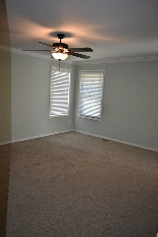 Building Photo - 16407 Westglen Farms Dr