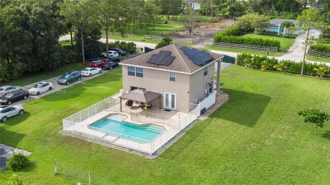 Building Photo - 17125 35th Pl N