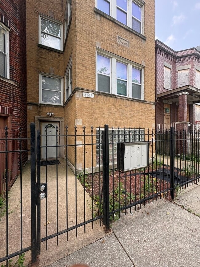 Building Photo - 4147 W Arthington St