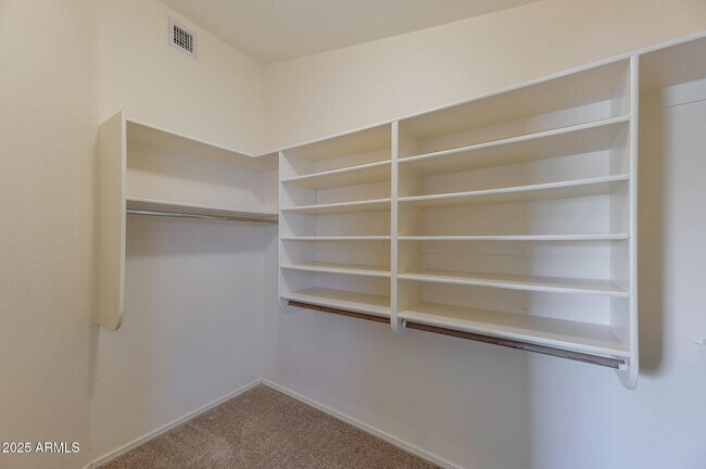 Building Photo - 2312 E Williams Dr