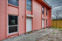 Building Photo - 3818 Southway Dr