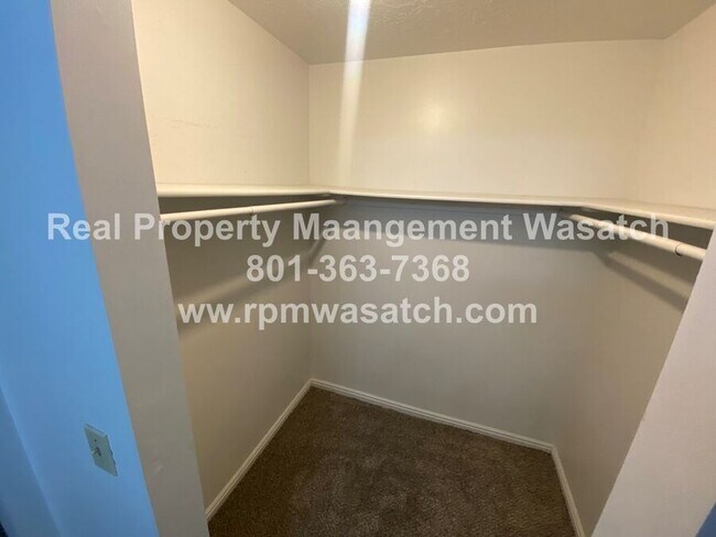 Building Photo - 4722 Xanadu Cir