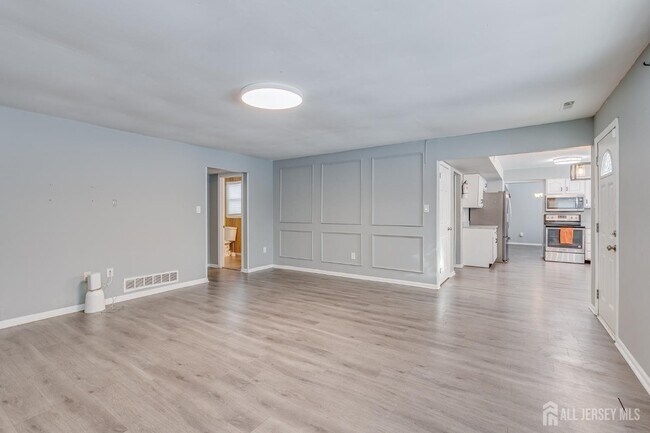 Building Photo - 45 Stratford Ln
