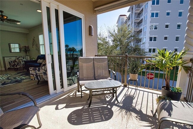 Building Photo - 830 The Esplanade N