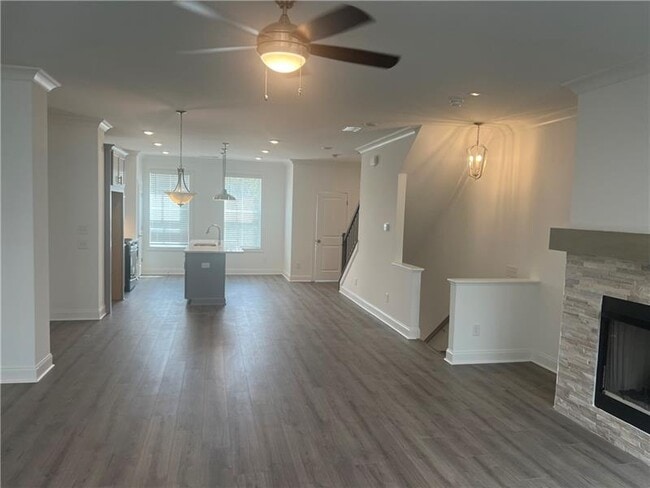 Building Photo - 4400 Sims Park Pl.