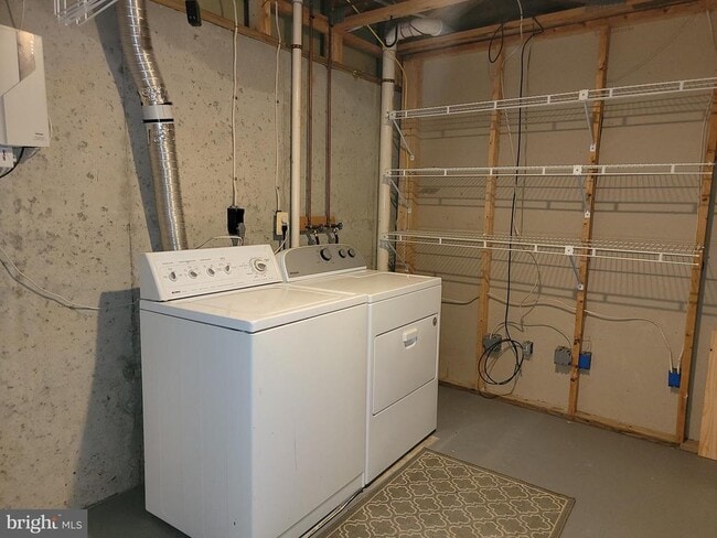 Building Photo - 1926 Thomas Run Cir