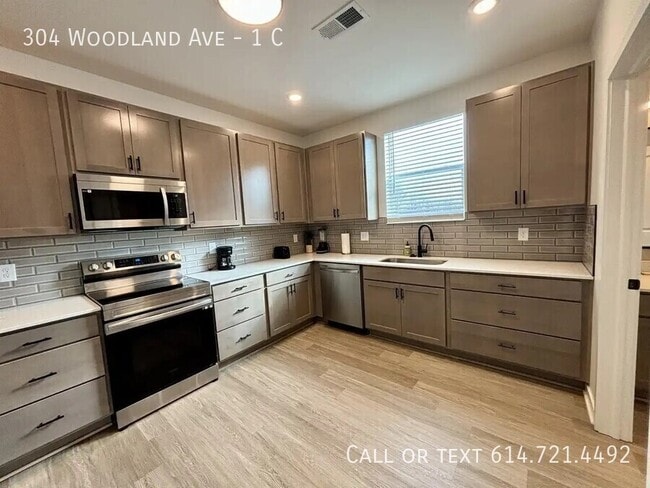 Building Photo - 304 Woodland Ave