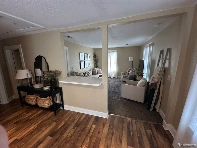 Building Photo - 71271 McVicar Rd