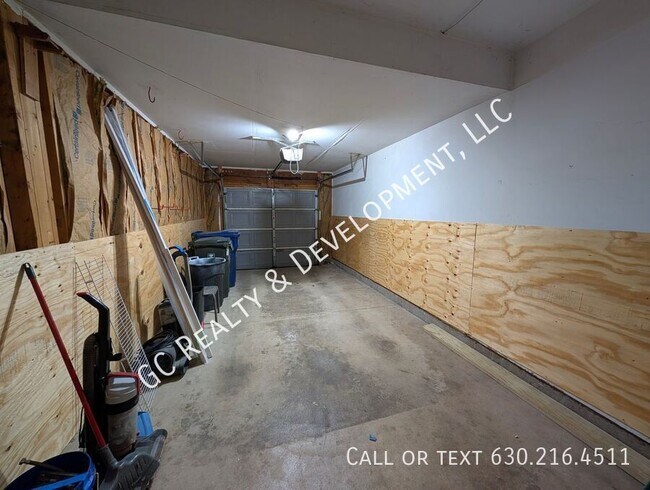 Building Photo - 3043 Kentshire Cir