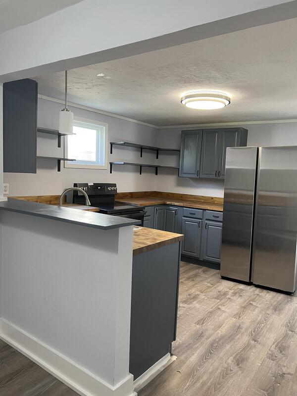 Building Photo - 419 W 6th St