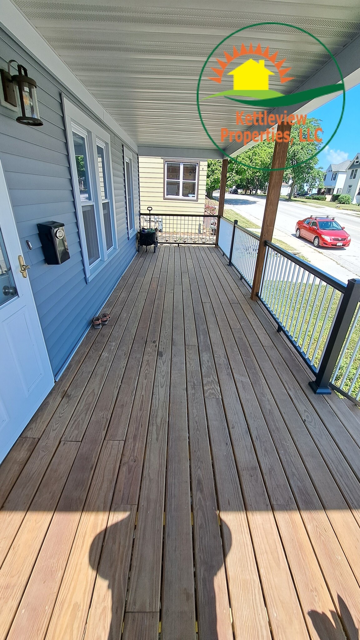 Front Porch - 115 Western Ave