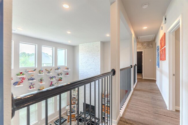 Building Photo - 40 Snowdrop Lily Dr
