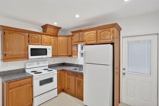 Building Photo - 6761 SW 13th Terrace