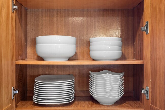 Building Photo - 2380 Aram Ave