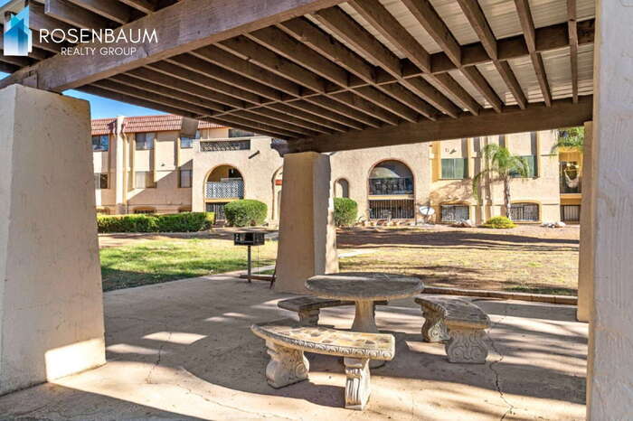 Building Photo - 6332 N Barcelona Ln