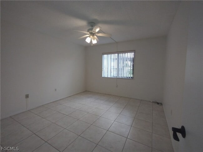 Building Photo - 1069 Villa Dr