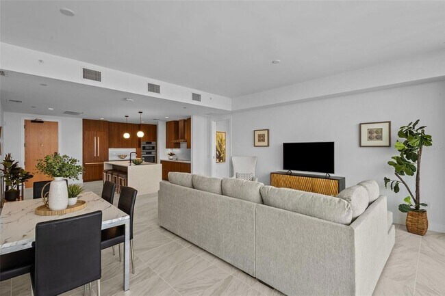 Building Photo - 777 3rd Ave N