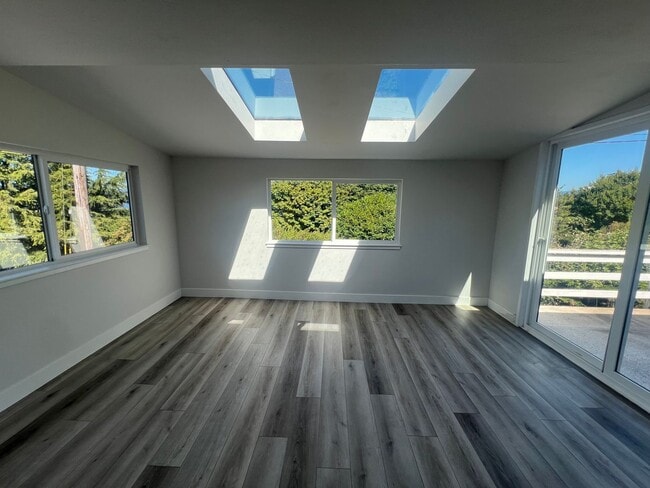 Building Photo - 546 Fir Ave