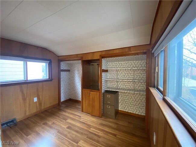 Building Photo - 3573 Silsby Rd