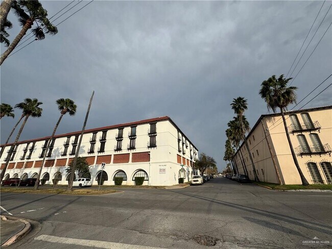 Building Photo - 35 Beech Ave