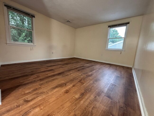 Building Photo - 118 Montclair Ave