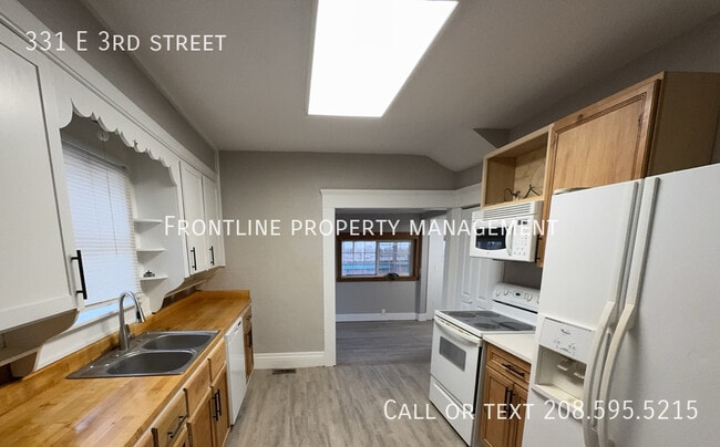 Building Photo - 331 E 3rd St