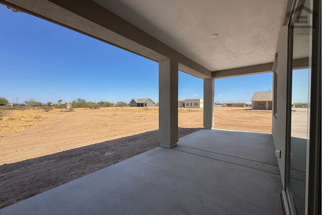 Building Photo - 3bed/2bath Home in North Surprise! Ready for Immediate Move-In! -- NO HOA!