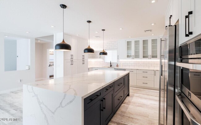 Building Photo - 6929 E Mariposa Dr