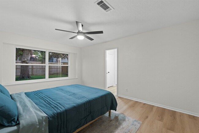 Building Photo - 2610 Moss Hill Dr