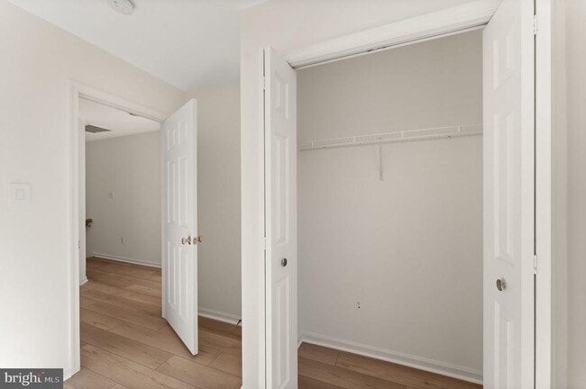 Building Photo - 44210 Shady Glen Terrace