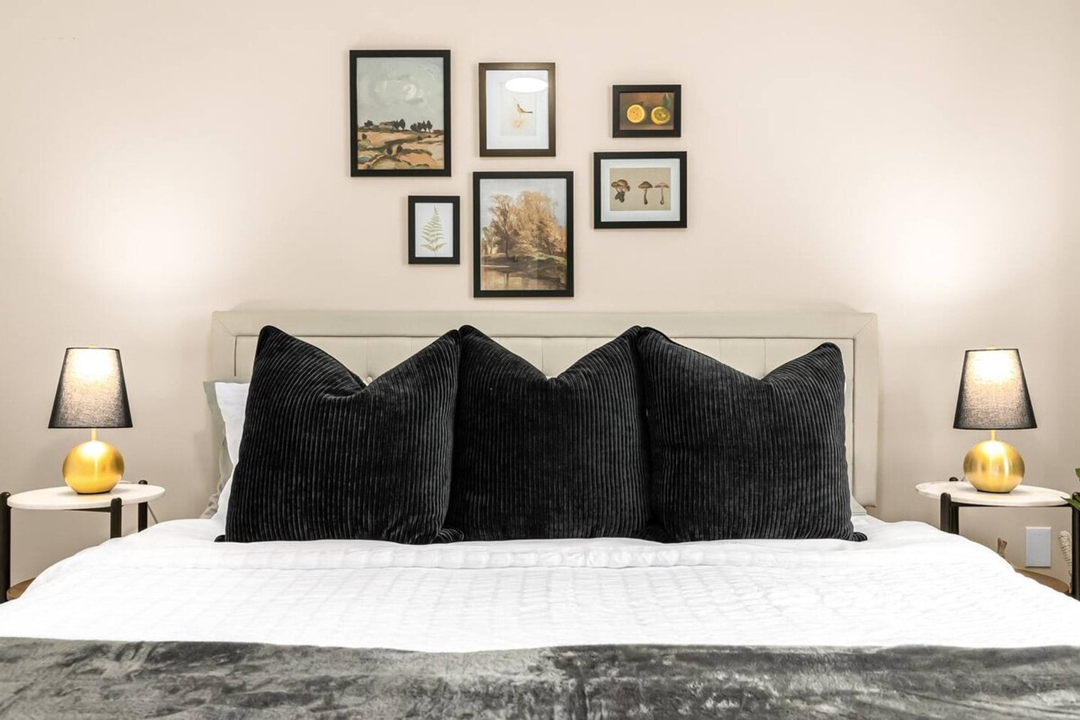 Building Photo - 18939 Sharon Ln