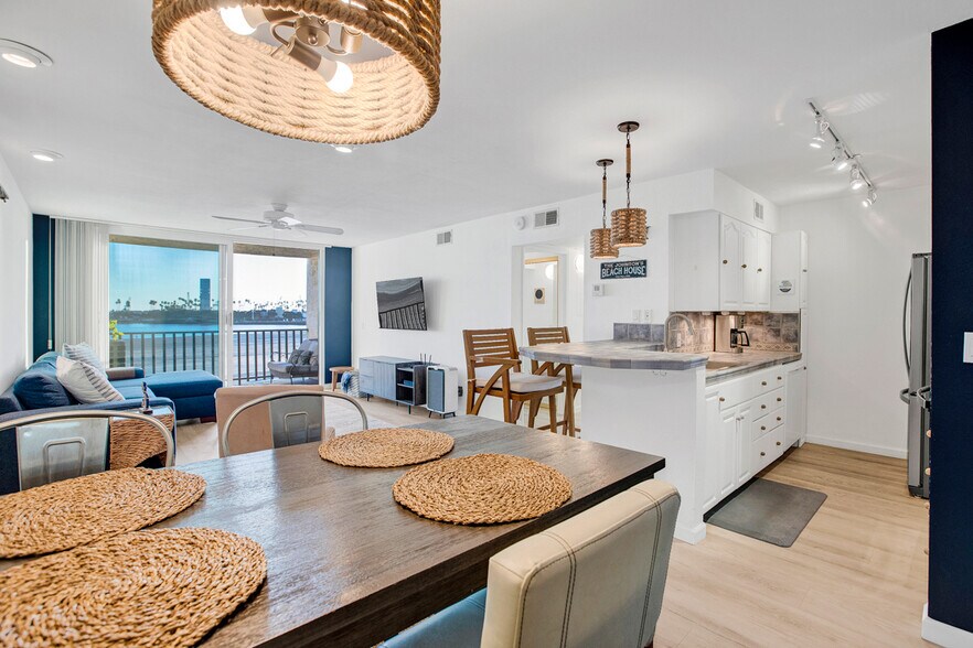 Building Photo - 1140 E Ocean Blvd