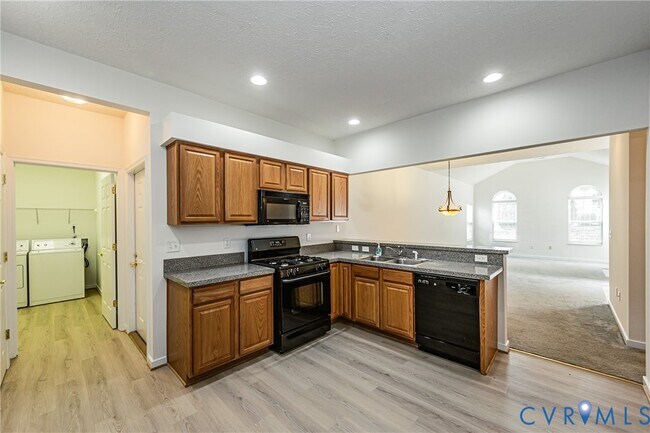 Building Photo - 7301 Norwood Pond Pl