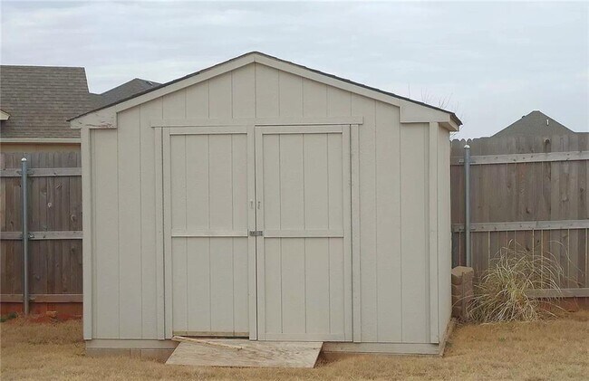 Building Photo - 16032 Okalee Ln