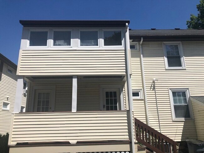 Building Photo - 233 Lowell St