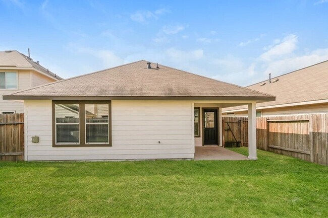 Building Photo - 5566 Latta Plantation Dr