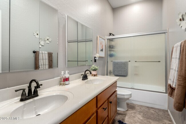 Building Photo - 2735 W Plum Hollow Dr