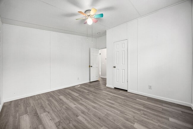 Building Photo - 16330 Hill Country Ct