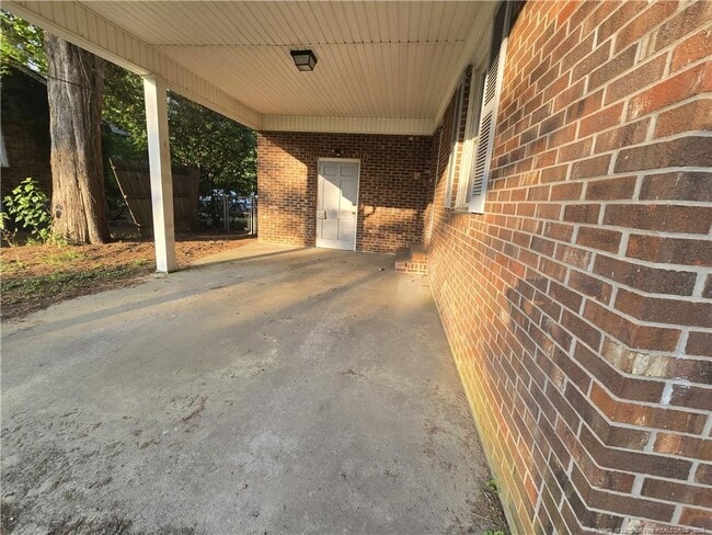 Building Photo - 807 Miller Ave