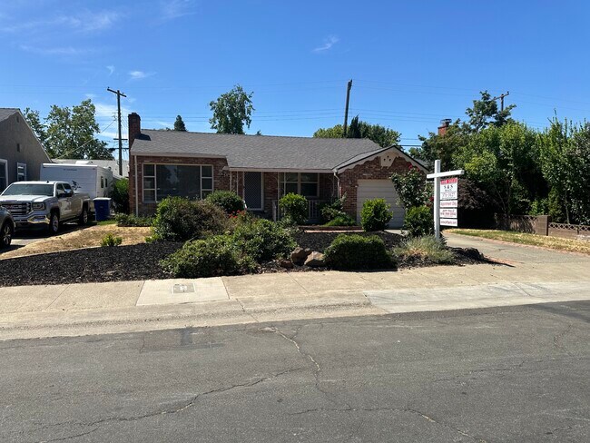 Building Photo - 5966-5911 11th Ave
