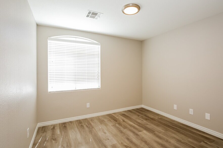 Building Photo - 3016 W La Madre Way