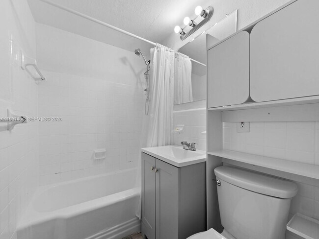 Building Photo - 4444 SW 67th Ave