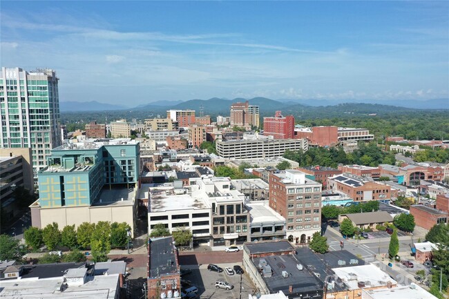 Building Photo - 17 N Market St