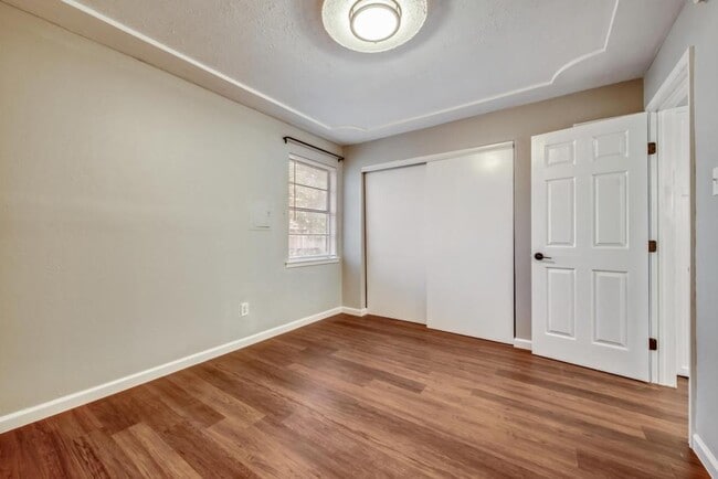 Building Photo - 1328 S Henderson St