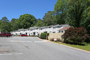 Building Photo - Pinehurst Apartments